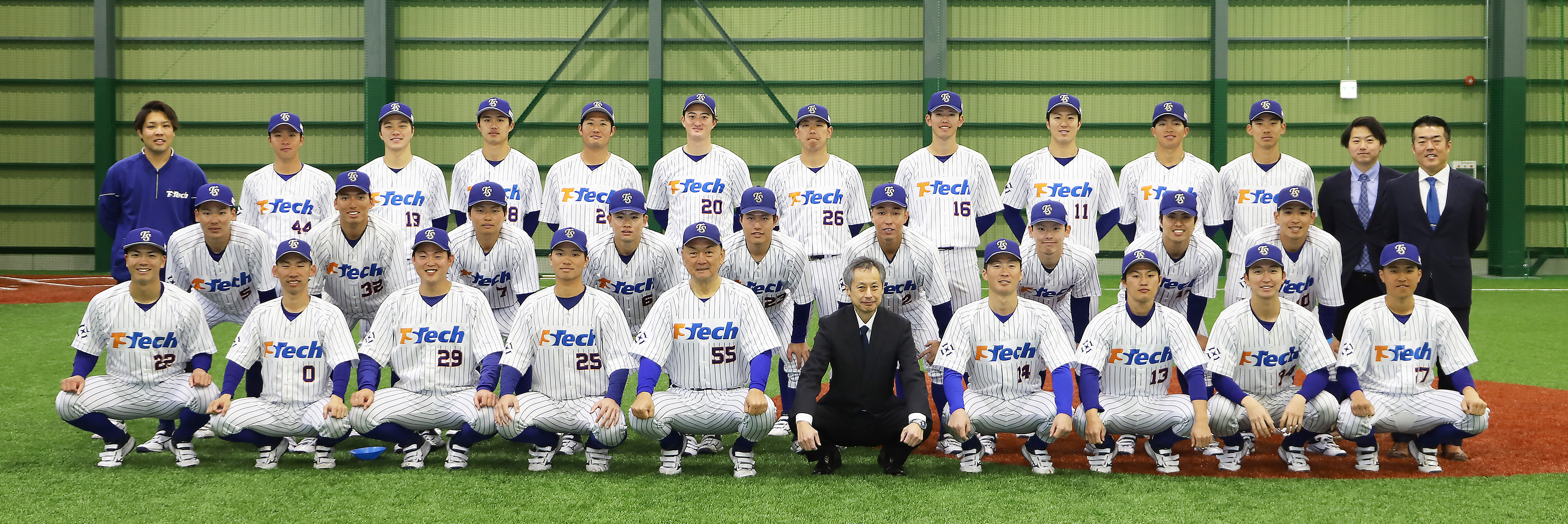 硬式野球部の集合写真