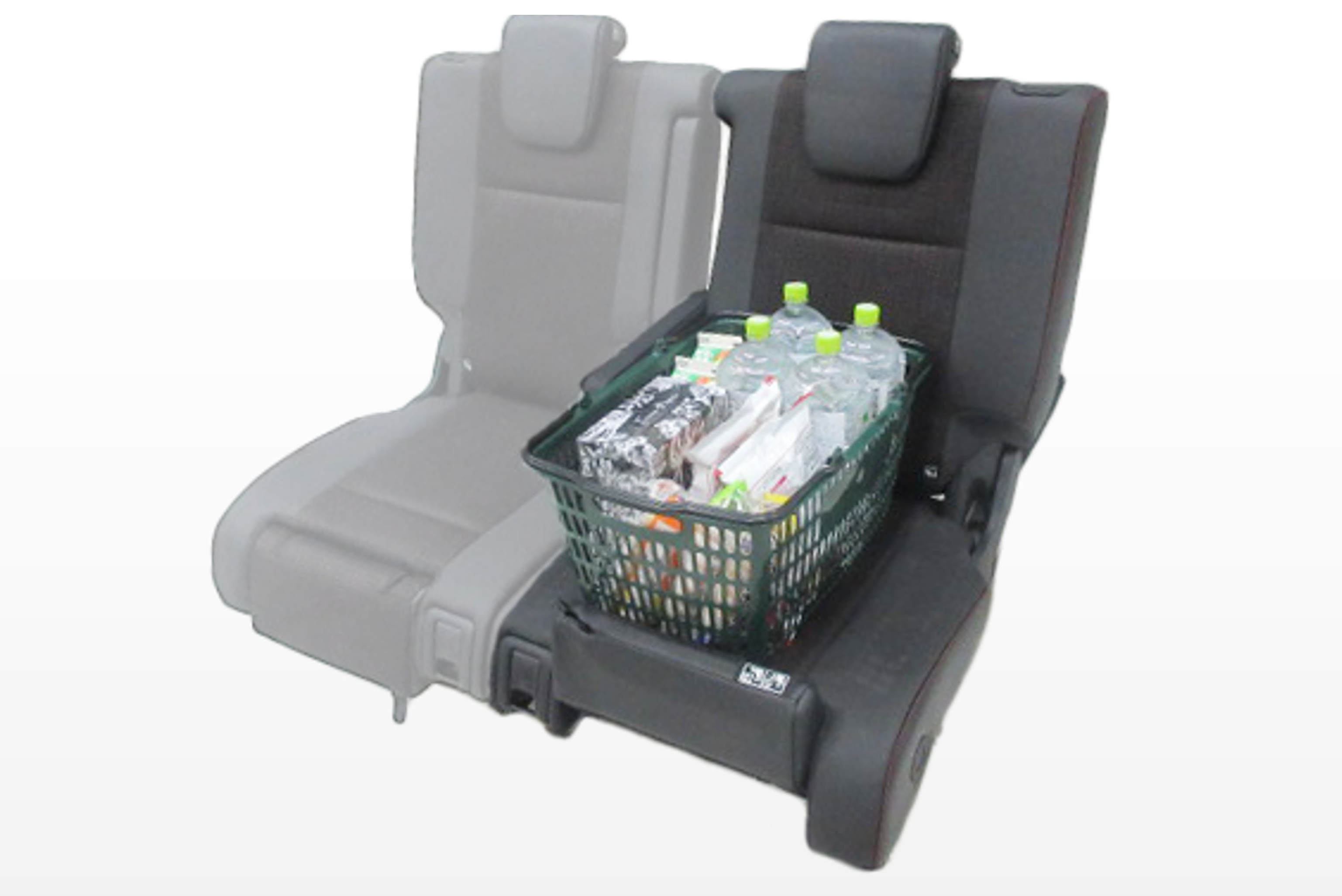 SPACIAのリアシートを荷物置きとして使用した写真